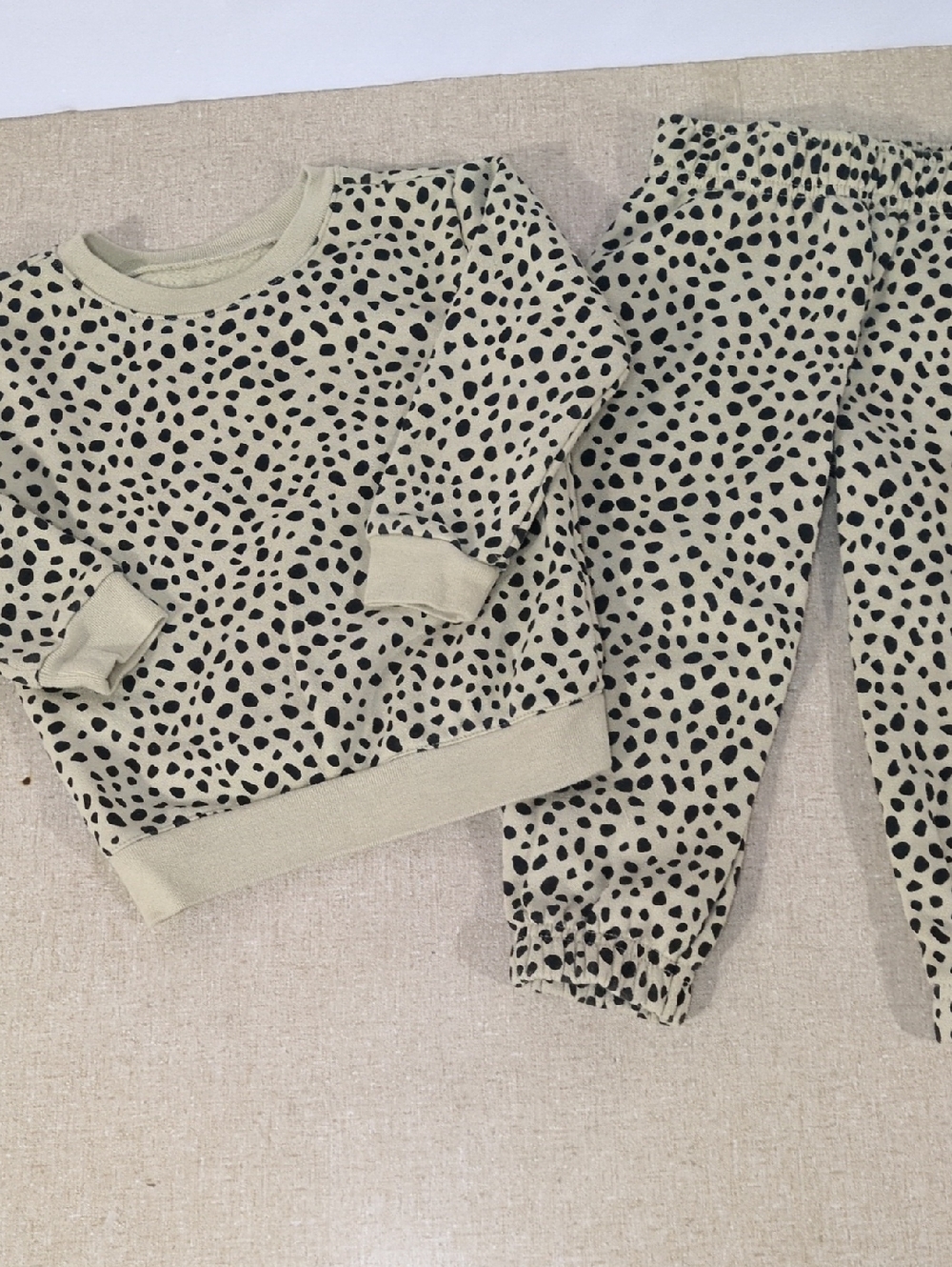 Leopard Cheetah Cream Black Sweat Suit Pants Crewneck Joggers Unisex Set 2T